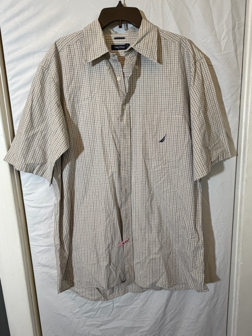 XL Nautica Men's Short Sleeve Plaid Button-Down Shirt - Beige and Navy